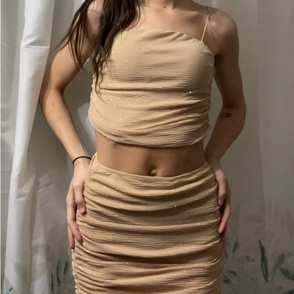 Two piece crop top/ Mini skirt - Picture 6 of 6